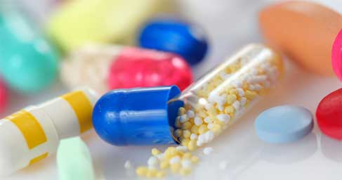 Comprimidos derramados, causa raiz na reação adversa a medicamentos